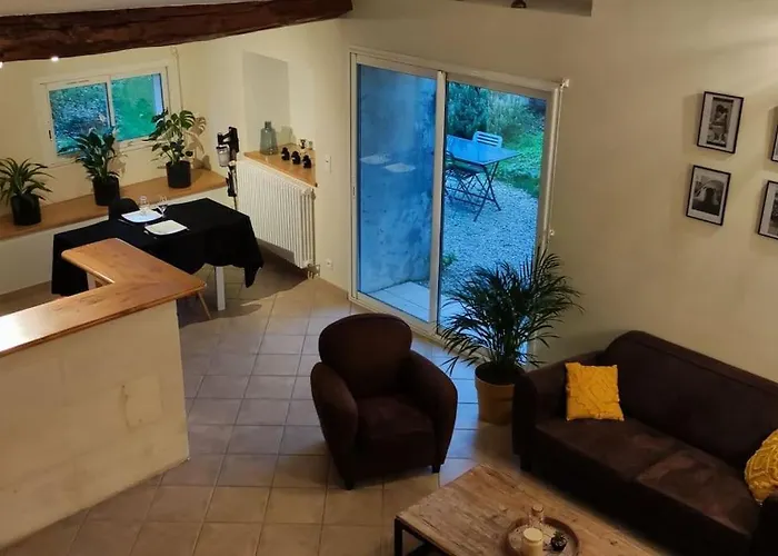 La Patte Charentaise Parking Gratuit Le Calme En Saintes