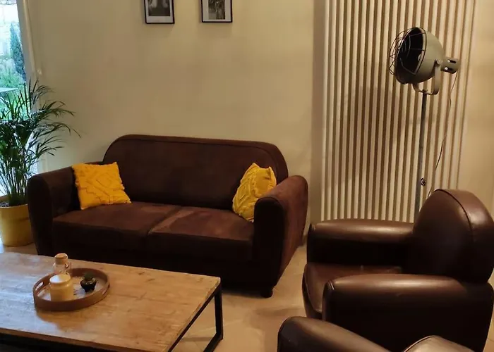 La Patte Charentaise Parking Gratuit Le Calme En Saintes