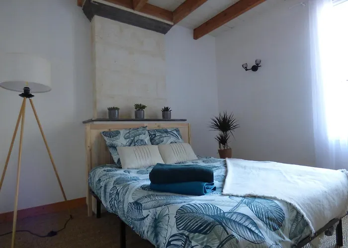 La Patte Charentaise Parking Gratuit Le Calme En * Saintes